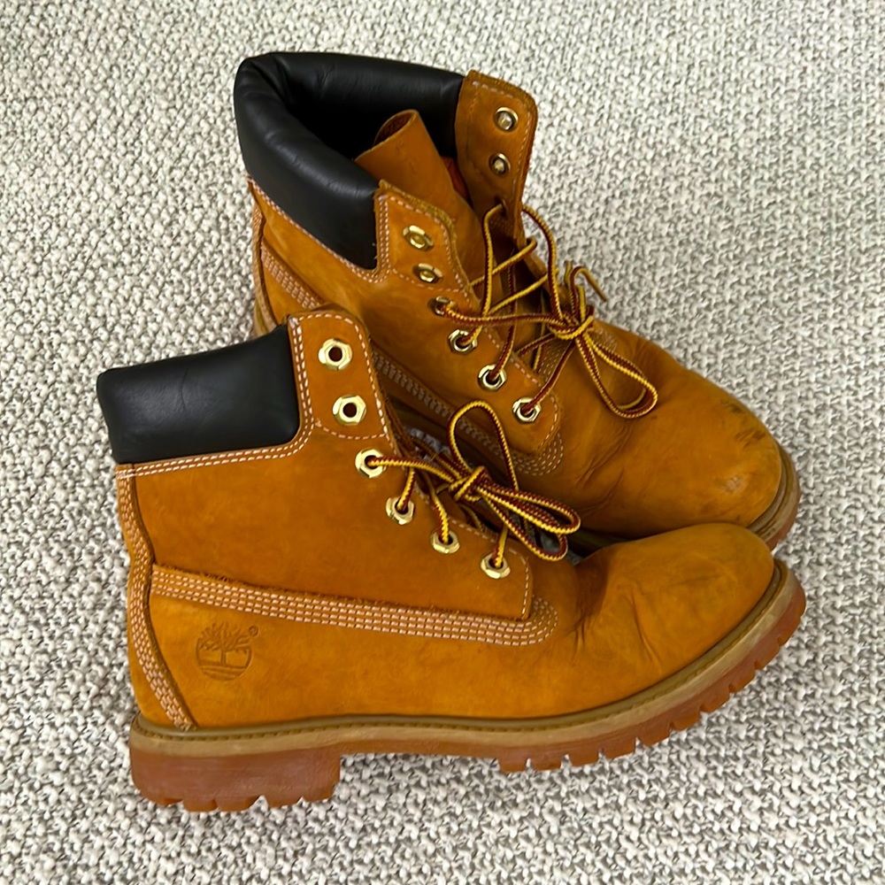 Timberland Wheat Nubuck 6-inch Premium Waterproof Leather Boots Size 8